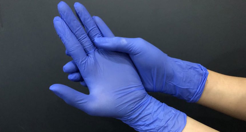Vì sao nên dùng găng tay cao su không bột?