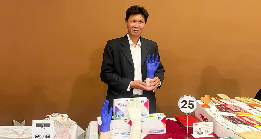 Vglobal gloves at trade promotion conferences and goods exhibitions in Hanoi, Vietnam